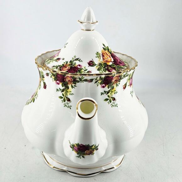 Royal Albert OLD COUNTRY ROSES porcelain 6 Cup Teapot 1962 - Picture 2 of 7